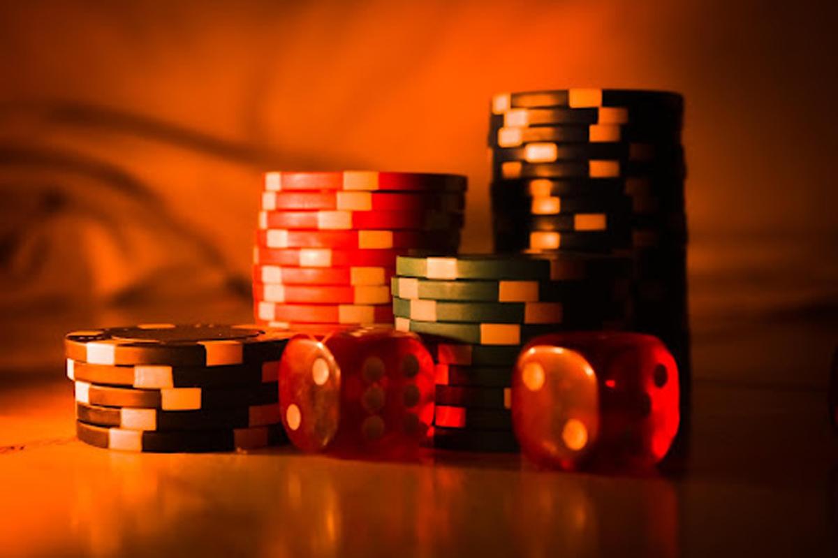 Khám phá luật poker cơ bản và chiến lược chơi hiệu quả cho người mới bắt đầu